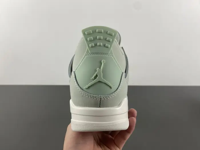 Air Jordan 4 “Seafoam” 