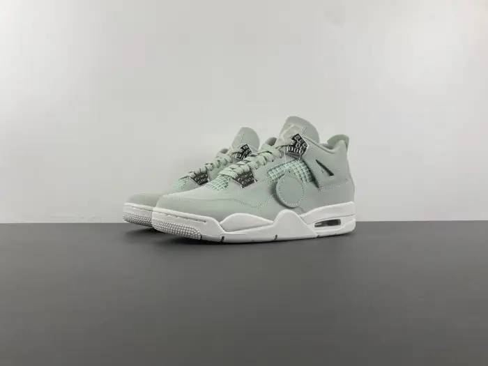 Air Jordan 4 “Seafoam” 