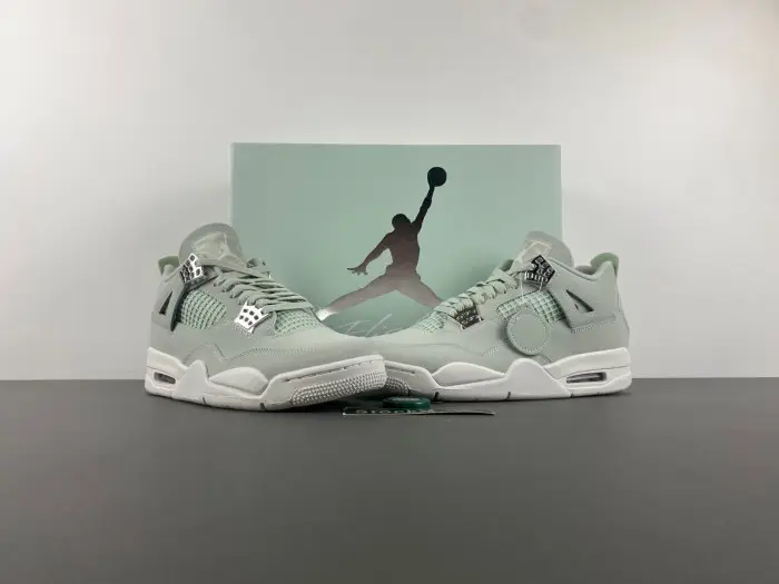 Air Jordan 4 “Seafoam” 