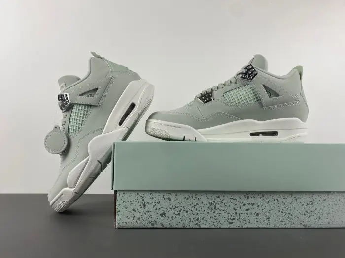 Air Jordan 4 “Seafoam” 