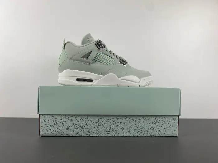 Air Jordan 4 “Seafoam” 