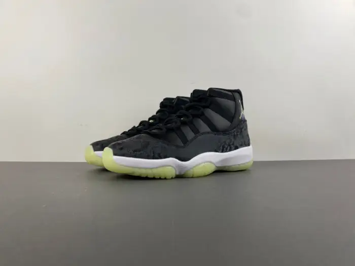 AIR Jordan 11 Retro Black Barely Volt 