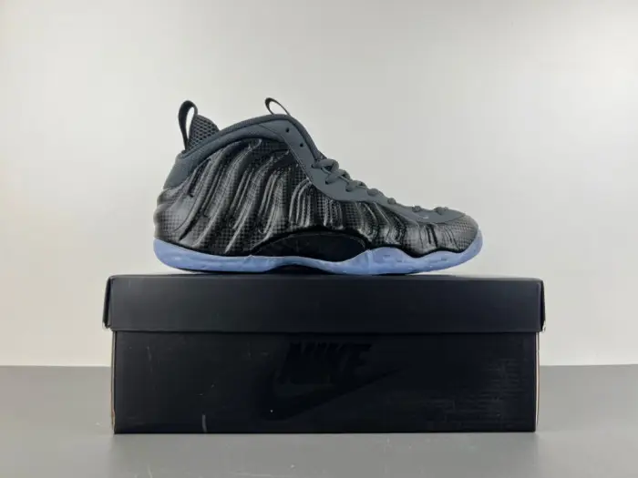 Nike Air Foamposite One “Carbon Fiber” 