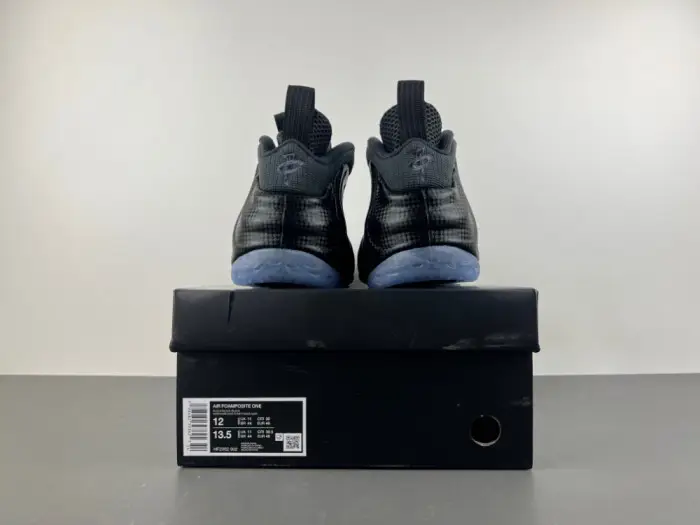 Nike Air Foamposite One “Carbon Fiber” 