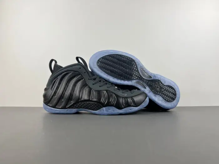 Nike Air Foamposite One “Carbon Fiber”  BFFA182