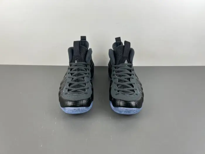 Nike Air Foamposite One “Carbon Fiber” 