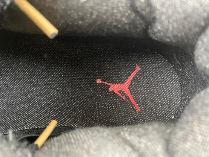 AIR Jordan 4 Retro Levi's Black 