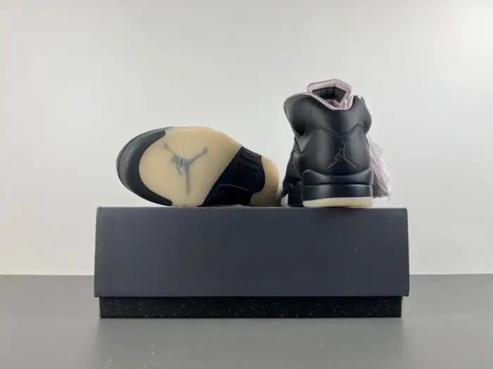 PSG x Air Jordan 5 “Off Noir” 