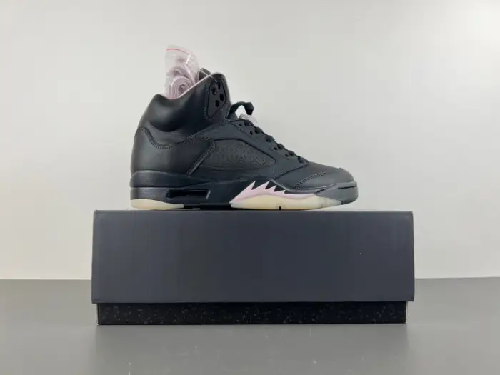PSG x Air Jordan 5 “Off Noir” 