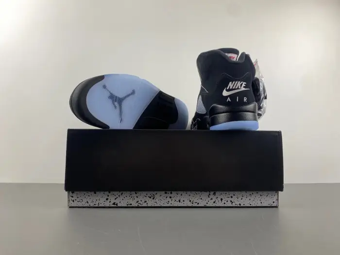 Air Jordan 5 “Black Metallic Reimagined” 