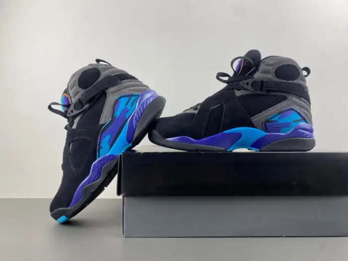 Air Jordan 8 Retro Aqua (2025) 