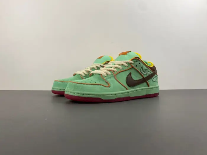 Nike SB Dunk Low Rodeo Tourmaline 