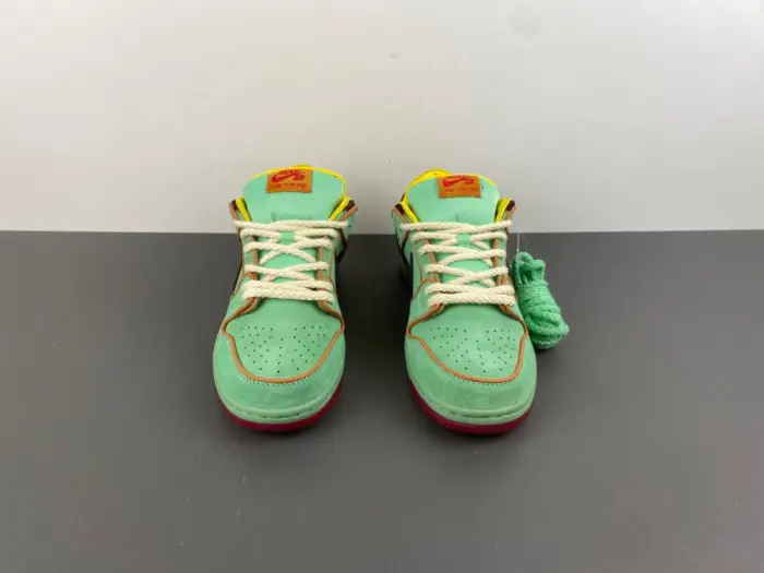 Nike SB Dunk Low Rodeo Tourmaline 