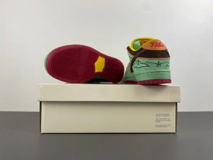 Nike SB Dunk Low Rodeo Tourmaline 