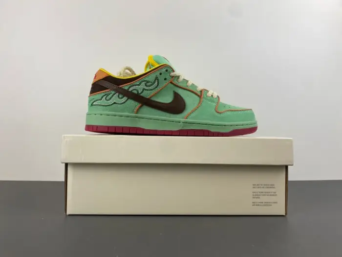 Nike SB Dunk Low Rodeo Tourmaline 