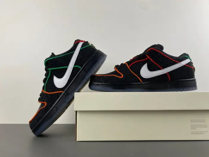 Nike SB Dunk Low Bronx Girls Skate 
