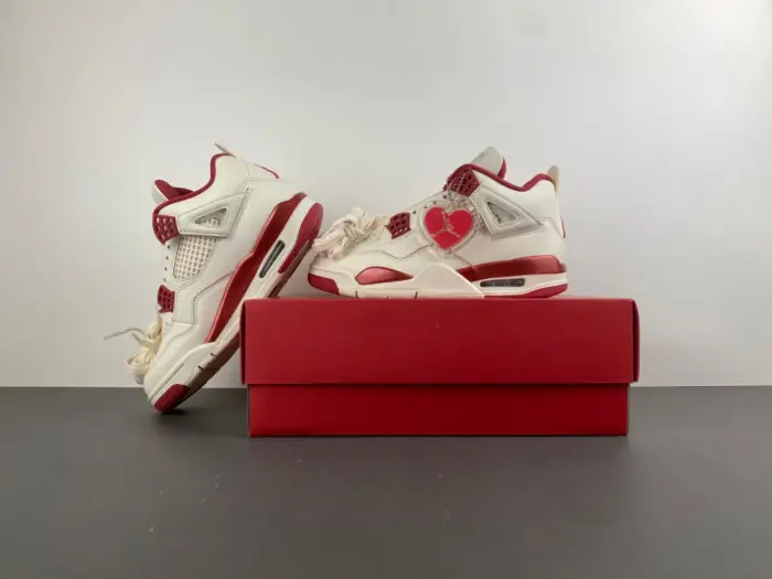 Air Jordan 4 Retro Pale Ivory Sierra Red 