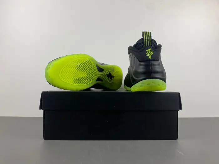 Nike Air Foamposite One Black Volt 