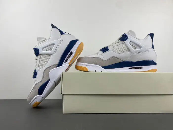 Air Jordan 4 Retro SB Navy 