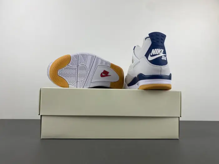 Air Jordan 4 Retro SB Navy 