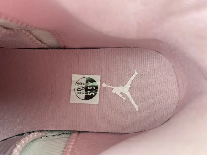 Air Jordan 12 Retro Pearl Pink 