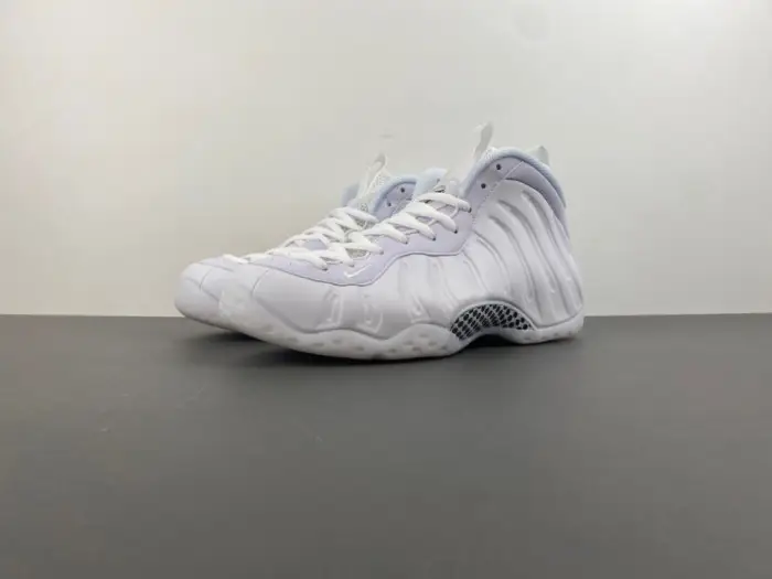 Nike Air Foamposite One Triple White 