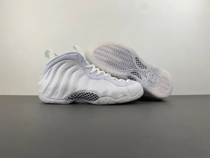 Nike Air Foamposite One Triple White 