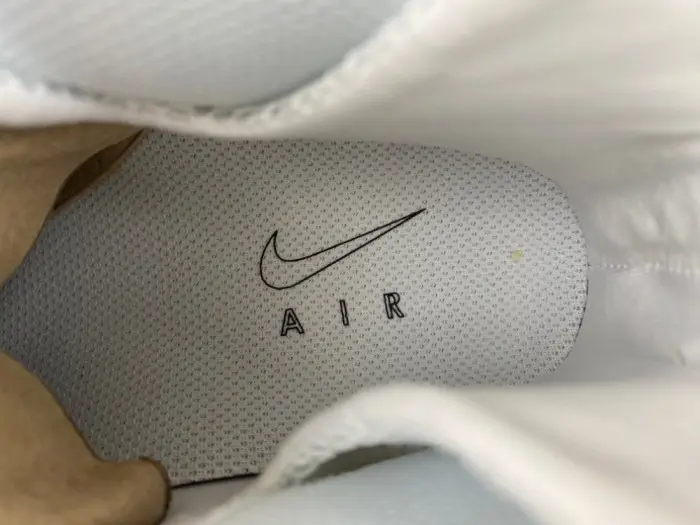 Nike Air Foamposite One Triple White 
