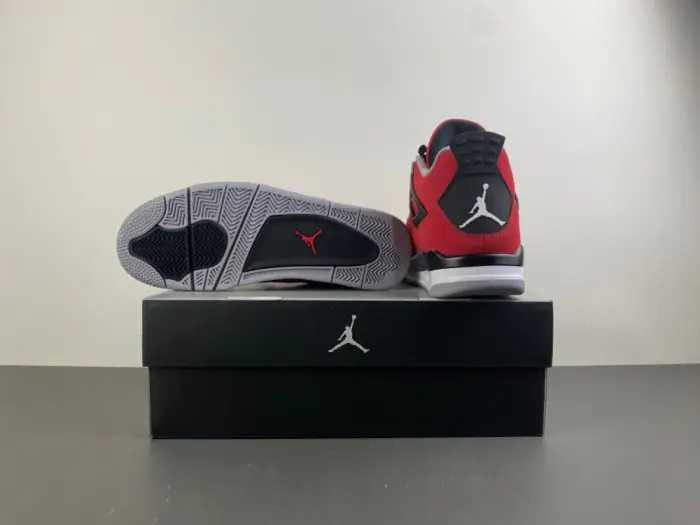 Air Jordan 4 Retro Toro Bravo (2026) 